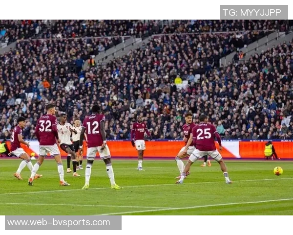 维尔茨精准助攻被加克波失误破坏赛场瞬间引发热议