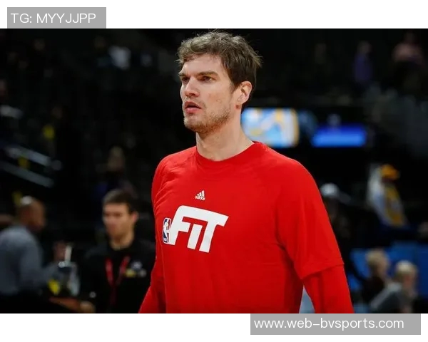 斯普利特谈罗威出场情况期待明天背靠背比赛表现提升 斯普利特谈罗威出场情况期待明天背靠背比赛表现提升