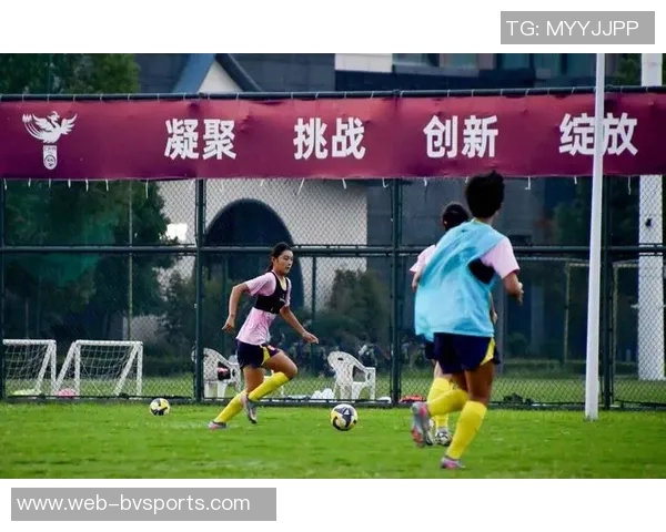 曾屹婕精彩任意球破门U17中国女足奋力追赶美国队比分至2-5