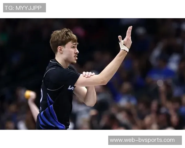 菜鸟榜眼哈珀表现亮眼贡献13分3板3助弗莱明与马卢阿奇合力助攻球队