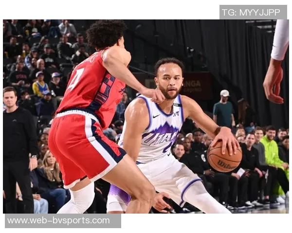 苏群点评小卡末节20分表现快船状态火热值得关注 苏群点评小卡末节20分表现快船状态火热值得关注