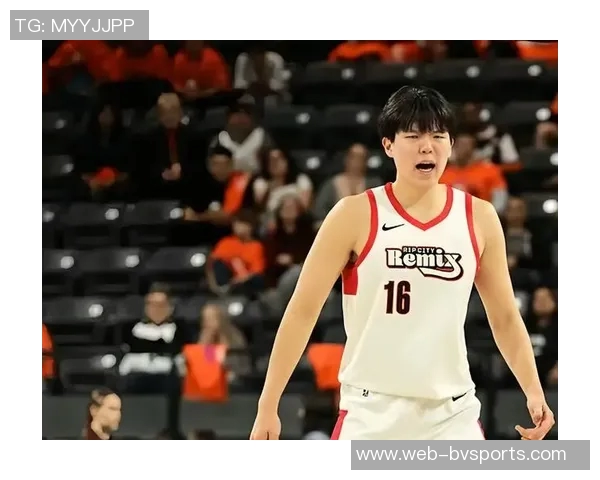 杨瀚森专注肉搏对抗亚当斯展现出色效果谁也别跳的战术策略分析 杨瀚森专注肉搏对抗亚当斯展现出色效果谁也别跳的战术策略分析